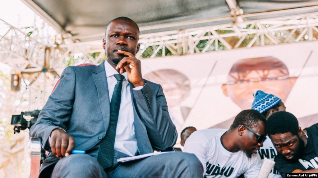 Le candidat à la présidentielle sénégalaise, Ousmane Sonko lors d'un débat de campagne à Dakar, le 21 février 2019, à quelques jours de l'élection présidentielle.