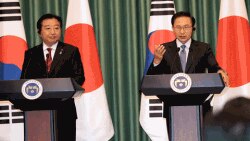 정상회담 후 기자회견을 갖는 이명박 대통령(우)과 노다 일본 총리