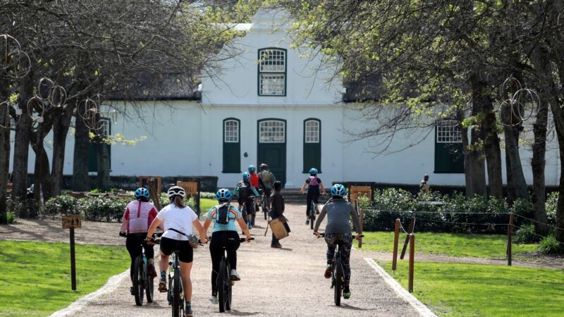 When Will Tourists Return to Africa?