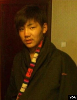 17岁的自焚藏人仁钦（美国之音藏语组提供）