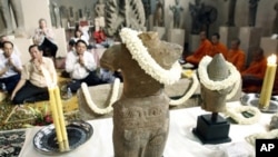 On June 17, 2010, the United States returned seven sculptures from the great Angkorian era that had been smuggled out of Cambodia. 