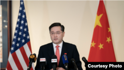 中国驻美大使秦刚2021年7月28日在抵达华盛顿的当天召集记者会（来自秦刚的推特账号）
