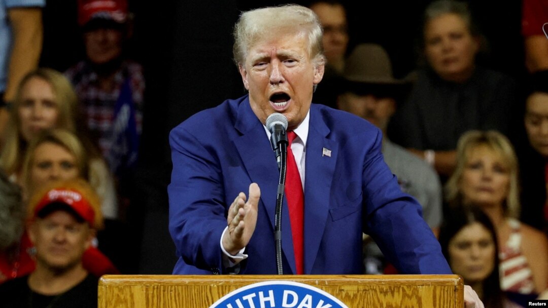 Mantan Presiden AS Donald Trump berbicara dalam rapat umum partai Republik di kota Rapid City, South Dakota 8 September 2023. 