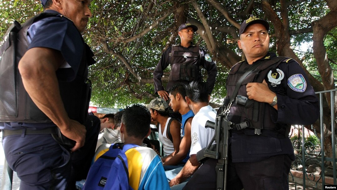 El legislador Midence Oqueli Martínez Turcios participó en el entrenamiento con armas proporcionado a los asesinos de Los Cachiros que fueron reclutados de la pandilla MS-13, también conocida como Mara Salvatrucha. [Foto:Archivo].