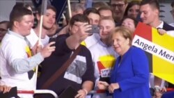 Merkel Rides Out Migrant Crisis, Remains Favorite Ahead of German Election