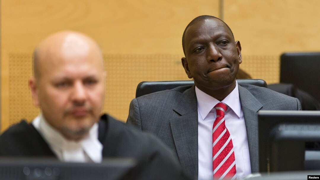 Wapres Kenya William Ruto (kanan) saat hadir dalam persidangan ICC di Den Haag 10 September lalu (foto: dok). 