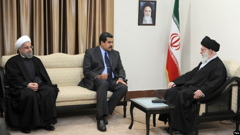 توئیت مایک پمپئو با عکس‌ خامنه‌ای و مادورو: دیکتاتورهای متفاوت با نتایج مشابه