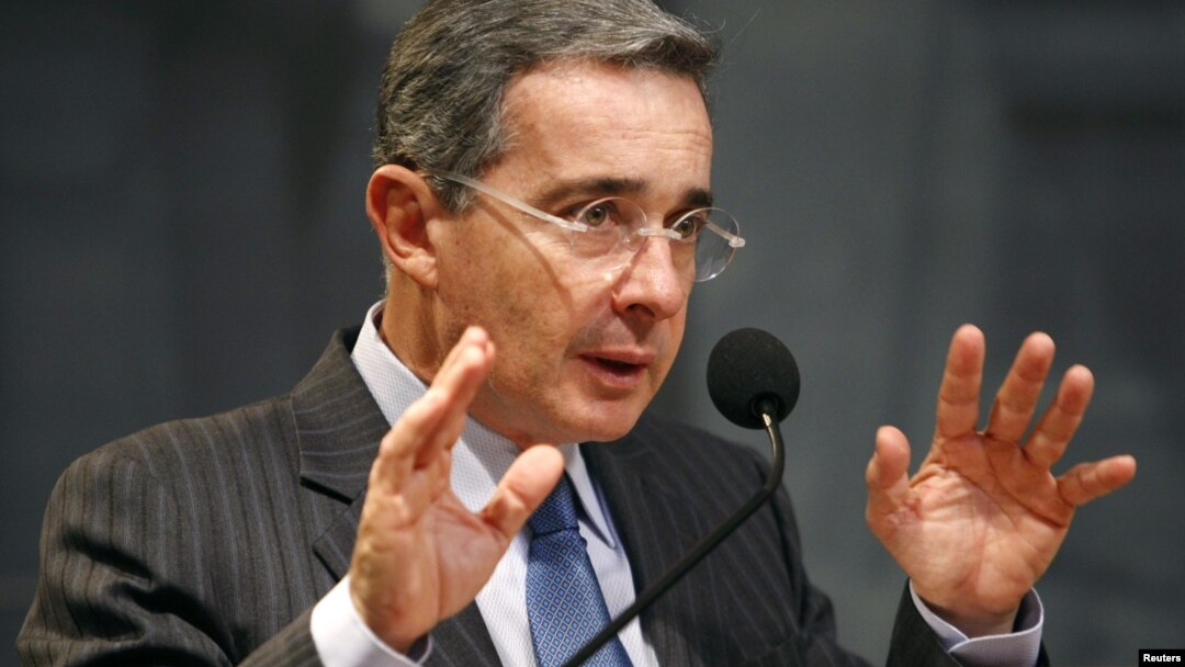 El expresidente de Colombia, Álvaro Uribe, fue calificado por Rupert Murdoch como un hombre que transformó a su país.