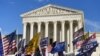 Pendukung Presiden AS Donald Trump berpartisipasi dalam "Million MAGA March" untuk memprotes hasil pemilihan presiden 2020 di depan Mahkamah Agung AS pada 12 Desember 2020 di Washington, DC. (Foto: AFP/Olivier Douliery)