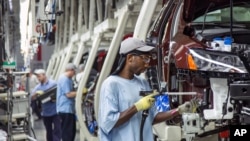 Працівники на заводі німецької компанії Volkswagen у Чаттануґа, штат Теннесі