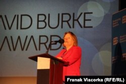 FILE - Then VOA Director Amanda Bennett speaks at the David Burke Award Ceremony, in Washington, Nov. 14, 2017.