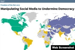 美国华盛顿智库自由之家的《2017年互联网自由报告》的图片，绿色部分为自由国家及地区，黄色部分为部分自由，蓝色部分为不自由，灰色部分为没有评估。