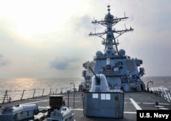 美國海軍第七艦隊伯克級導彈驅逐艦本福德（USS Benfold）號2021年7月28日穿越台灣海峽。（照片來自美國海軍推特）