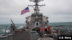 美國海軍貝瑞號導彈驅逐艦(USS Barry)2020年11月21日進入南中國海執行任務（美國海軍照片）