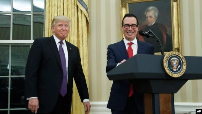 El secretario del Tesoro, Steven Mnuchin, aseguró que el impuesto de ajuste exige un impuesto de 20 por ciento sobre las importaciones, reconociendo que tiene rasgos positivos y negativos.