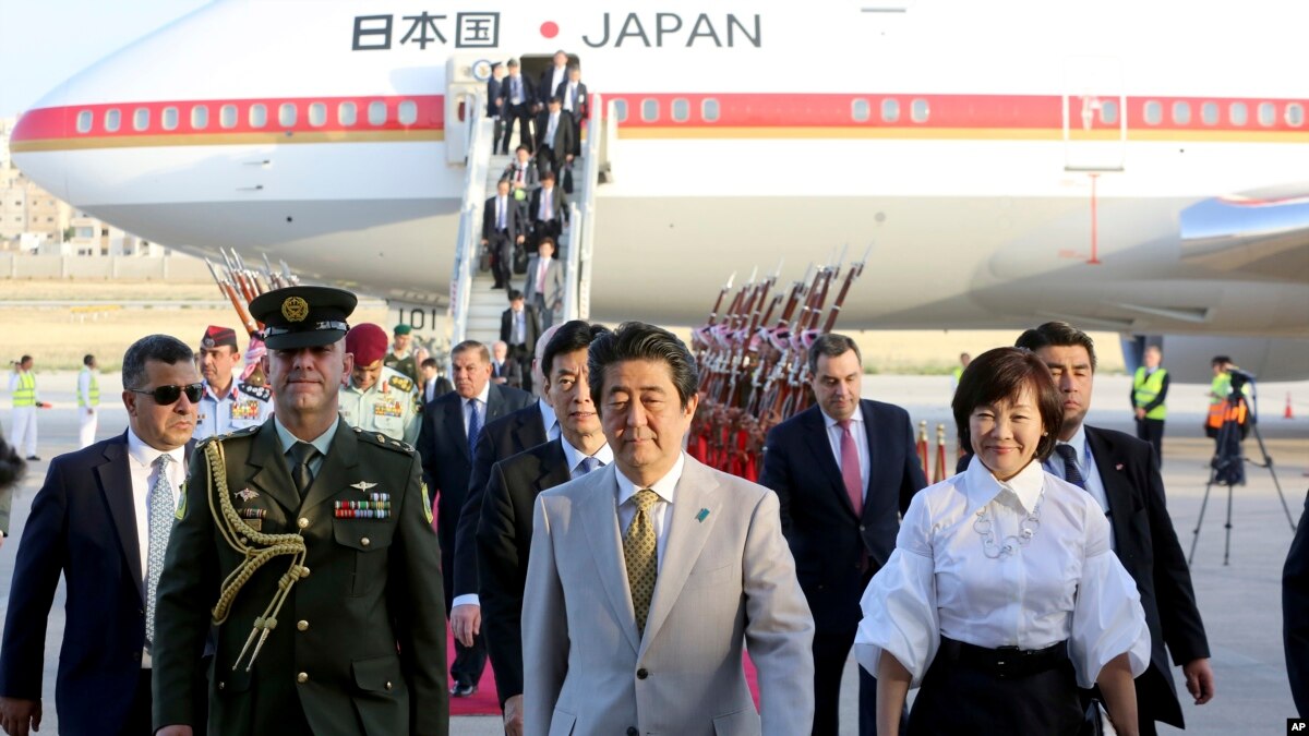 Perdana Menteri Jepang Tiba di Yordania