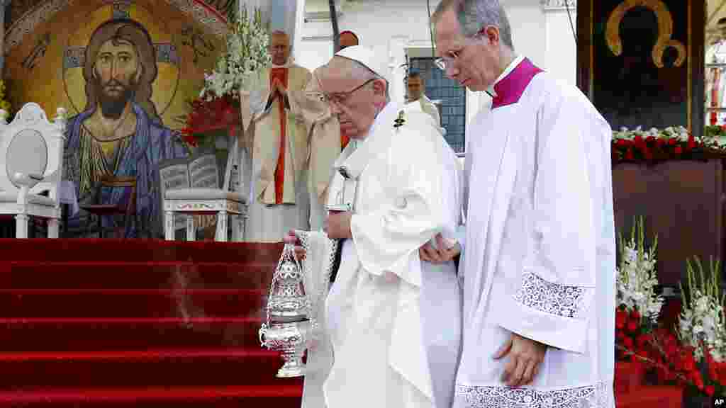 Le pape François à son arrivée au sanctuaire marial de Czestochowa, le 28 juillet 2016 en Pologne.