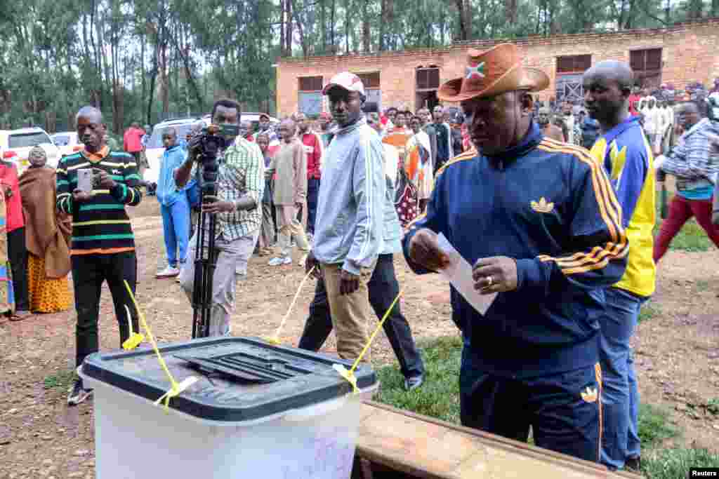 Perezida Pierre Nkurunziza atora muri Kamarampaka tariki ya 17&nbsp; mu kwezi kwa gatanu 2018