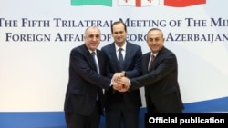  Handshake by Foreign Ministers of #Georgia #Azerbaijan #Turkey before the start of trilateral mtg