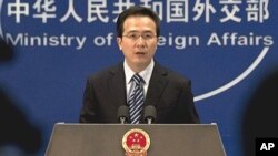 정례 브리핑 중인 중국 외교부 홍레이 대변인. (자료사진)