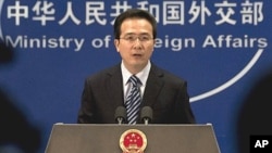 정례 브리핑 중인 중국 외교부 홍레이 대변인 (자료사진).