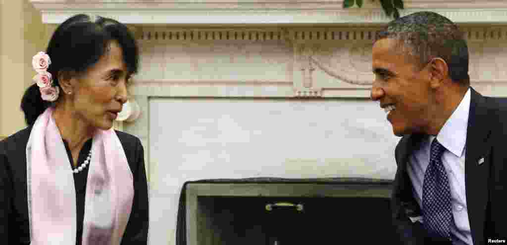 U.S. President Barack Obama meets with Aung San Suu Kyi in the Oval Office of the White House in Washington, D.C., September 19, 2012.