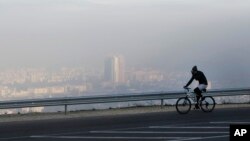 Karantin davrida barcha mamalakatlarda yirik sanoatlar faoliyati va transportlar harakatini cheklangani sababli havoga zaharli chiqindilarning chiqarilishi kamaygani kuzatilmoqda.