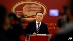 Macedonian Prime Minister Nikola Gruevski announces his resignation in front of the media in Skopje, Jan. 14, 2016. 