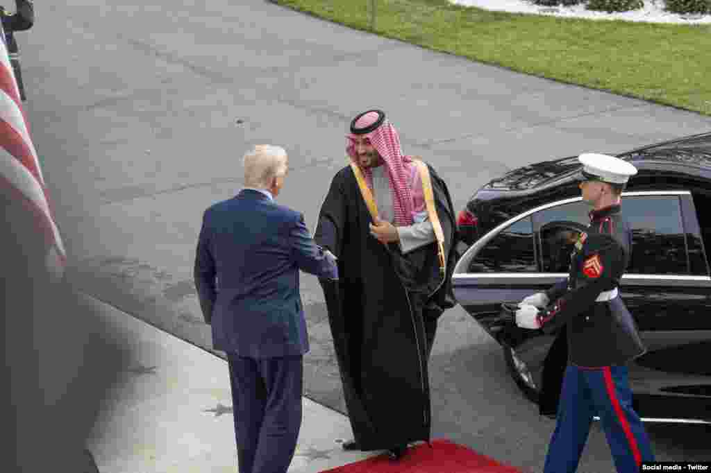 لحظه ورود شاهزاده بن‌سلمان به کاخ سفید و استقبال دونالد ترامپ، رئیس‌جمهوری ایالات متحده آمریکا