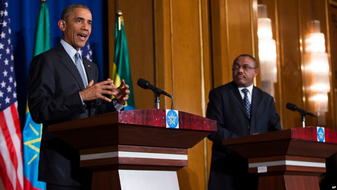 Presiden AS Barack Obama (kiri) dan PM Ethiopia Hailemariam Desalegn memberikan konferensi pers bersama di Addis Ababa, Senin (27/7).