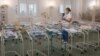 Новонароджені у київському готелі, що належить клініці BioTexCom. Через карантин батьки не можуть вивезти з України дітей від сурогатних матерів.