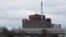 FILE: Pembangkit Listrik Tenaga Nuklir Zaporizhzhia selama konflik Rusia-Ukraina di luar Enerhodar di wilayah Zaporizhzhia, Ukraina yang dikuasai Rusia, 29 Maret 2023. (REUTERS/Alexander Ermochenko)