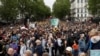 هزاران نفر در فرانسه علیه راست‌گرایان افراطی تظاهرات کردند