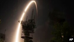 Roket Soyuz milik Rusia lepas landas dari kosmodrom Baikonur di Kazakhstan (29/5). 