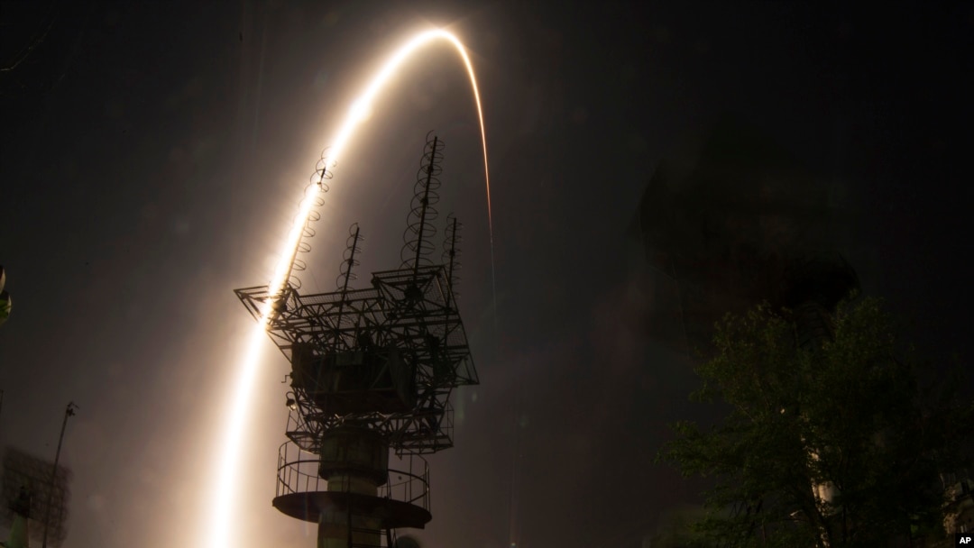 Peluncuran pesawat antariksa Soyuz TMA-13M ke Stasiun Antariksa Internasional (ISS) dari Kazakhstan.
