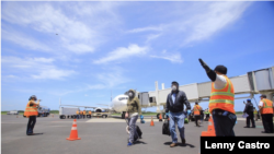 Salvadoreños deportados de distintos países retornan a El Salvador. [Foto: de Archivo Ministerio de Relaciones Exteriores] 