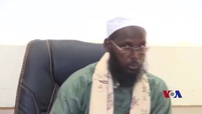 Abu Mansuur oo sheegay inuu ka baxay Al-Shabaab