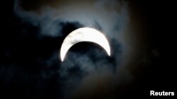 3일 수단 남부 주바에서 관측된 부분 일식.