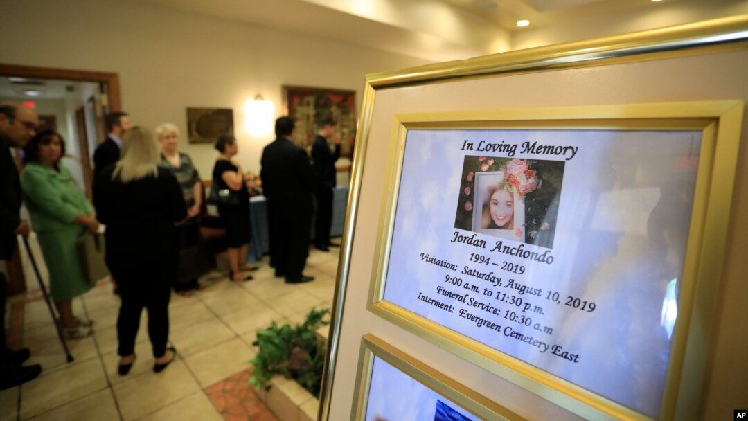 El sábado 10 de agosto de 2019 tuvo lugar el oficio fúnebre de Jordan Anchondo en El Paso, Texas. Fue una de las 22 personas fallecidas el sábado pasado durante un tiroteo en un mercado Walmart.