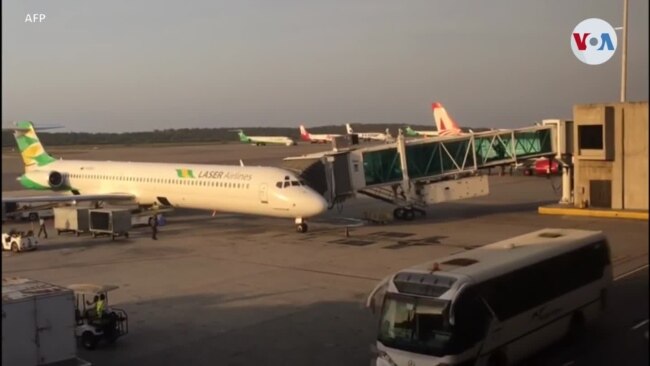 Venezolanos varados en Bogotá piden vuelo humanitario