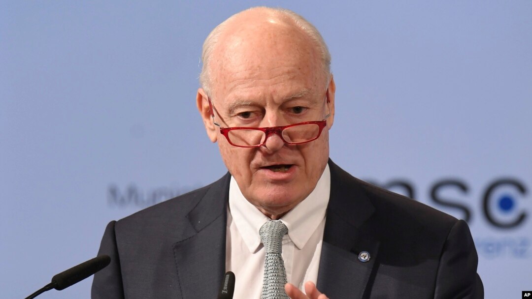 Utusan PBB untuk Suriah Staffan de Mistura berbicara kepada media di Munich, Jerman, Minggu (19/2).