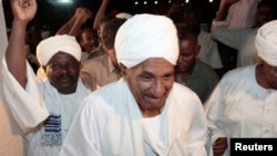 FILE - Sadiq al-Mahdi (C) in Khartoum, Apr. 2010. 