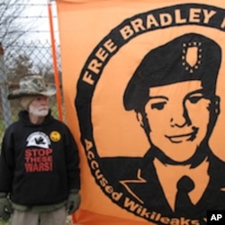 A veteran was among those supporting Bradley Manning.