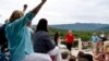 هیلاری کلینتون در جمع حامیان انتخاباتی در گلن، نیوهمپشایر. ۴ ژوئن ۲-۱۵