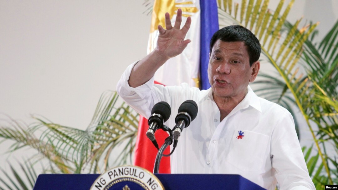 Predsednik Filipina Rodrigo Duterte Philippine President Rodrigo Duterte na konferenciji za novinare u Japanu, 27. otkobra 2016. 