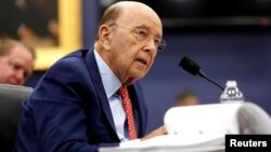 Menteri Perdagangan AS, Wilbur Ross memberikan keterangan di depan komisi Kongres AS. 