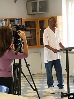 Inmate David Belton leads the Prisoners Against Teen Tragedy program, which works to prevent young people from turning to a life of crime.