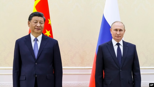 Presidenti kinez Xi Jinping dhe ai rus Vladimir Putin gjatë një takimi në 15 shtator 2022