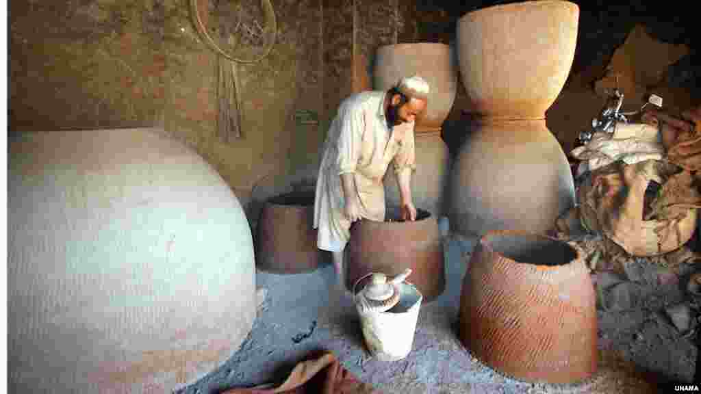 تنور یکی از صنایع قدیمی در افغانستان است