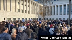 Protest studenata ispred zgrade Banovine u Novom Sadu (FoNet/021)